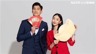 羅宏正麻將桌上發紅包　錢多少看手氣