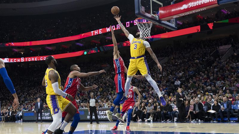 NBA／詹眉又連線　秀超狂空中接力