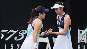 ▲詹詠然、詹皓晴挺進澳網女雙8強。（圖／翻攝自推特）