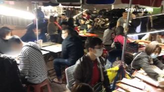 春節奇景！路邊擺13攤刮刮樂如夜市
