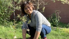 種樹女王程禮怡宏願種10億顆樹慈心有機農業發展基金會海岸造林專案總監程禮怡表示，她自己很努力種樹，也希望帶動更多人加入，期盼完成未來25年內植樹10億棵的目標。（程禮怡提供）中央社記者張雄風傳真 109年1月28日