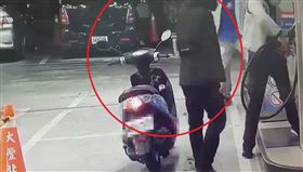 新店,火警,縱火,彩券行,汽油（圖／翻攝畫面）