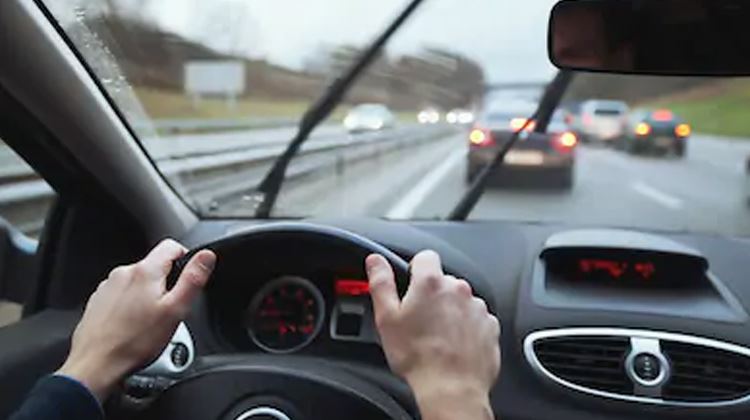 車內攝影機　幫助駕駛專心開車