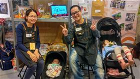 青年自製彩虹麵  助解決農產過剩問題七年級生潘品言（右2）結合屏東在地食材，自製研發彩虹麵條，還打算和妻子（左）開設小農麵攤，攜手農民解決農產品過剩問題。（潘品言提供）中央社記者許秩維傳真　109年1月29日