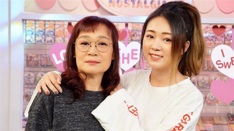 丫頭出國狂做這事　親媽看完眼淚直流