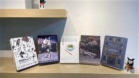 春節寒假讀書趣  出版人推必讀書單博客來文化事業部部長張靜如根據年假必讀書單，推薦5本一定要看的書。有長篇小說、飲食散文，也有台灣電影文化史，讓讀者對新一年生活有新的體悟。（博客來提供）中央社記者陳政偉傳真　109年1月29日