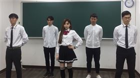 戀愛了！補教女神穿制服熱舞萌翻全場