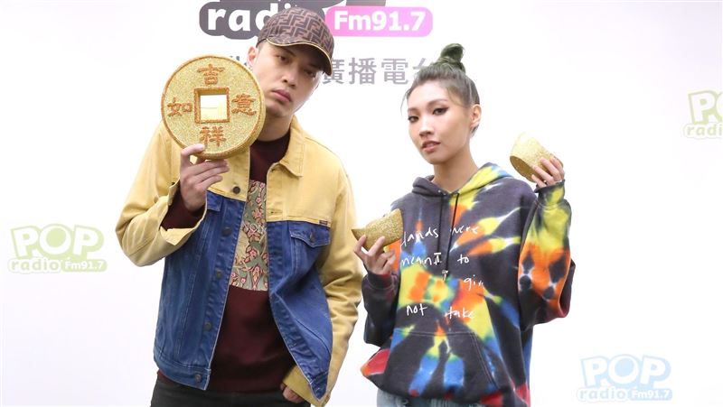 女星孤單在台過年　接父母電話秒落淚