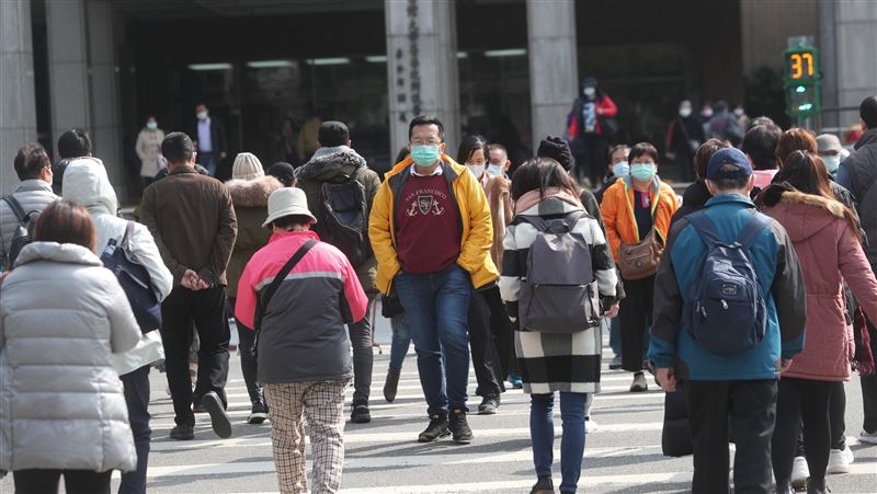 中國私企照常開工？網友不開罵原因曝