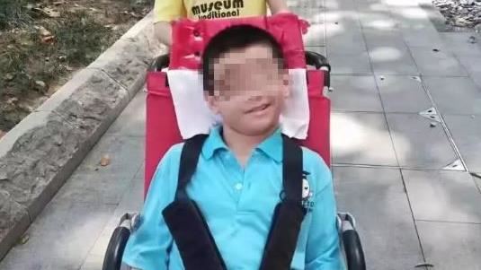 單親爸發燒遭隔離　腦癱兒獨自在家亡