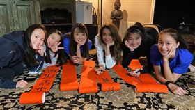 瑞莎拋夫又棄女，帶著韻律體操選手前往美國參加比賽，竟奪下一金三銅的好成績！照片提供 蓉億娛樂
