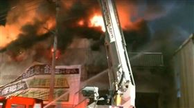 新北市,中和,工廠,鐵皮廠房,大火,濃煙