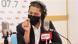 入內閣？吳怡農戴口罩受訪帥氣回應！