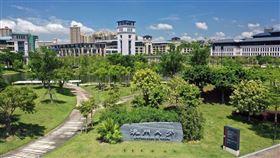 香港電台報導，澳門特區政府宣布所有學校開課時間延遲，正式開課安排將於開課前一週公布。此舉等同宣布「無限期停課」。圖為澳門大學。（圖取自facebook.com/universityofmacau）