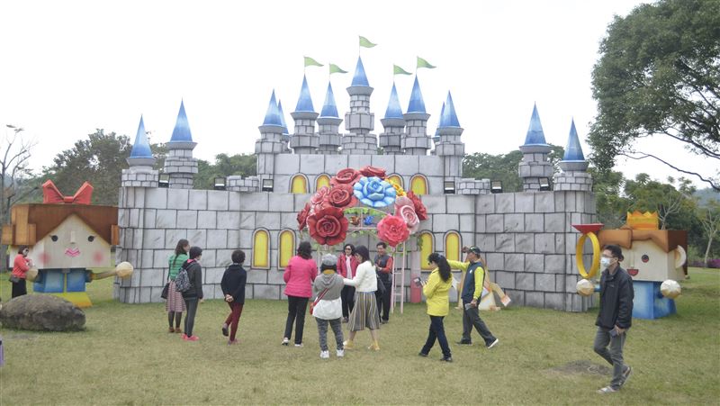 嘉縣牛埔仔園　光影環境藝術裝置點燈