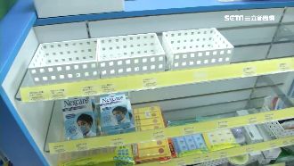 搶買超商口罩人擠爆　藥局貨架空