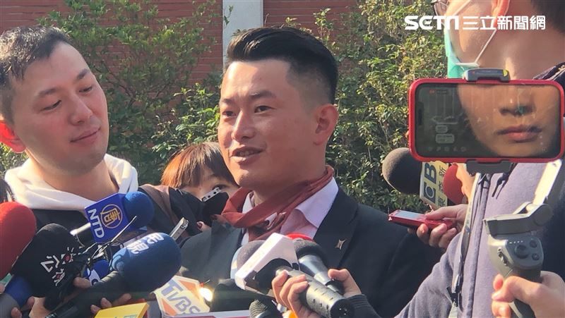 他稱防疫是政府的事　陳柏惟狠酸