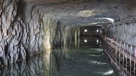 翟山坑道配合音樂節活動　暫停參觀3天金門坑道音樂節16日將在翟山坑道登場，金門國家公園管理處12日表示，配合音樂節，翟山坑道15日到17日暫停開放3天，18日上午恢復開放。中央社記者黃慧敏攝　106年12月12日