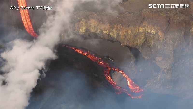 影／岩漿四處流竄　壯闊奇觀空拍直擊