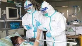 一家7口6人確診武漢肺炎！她曝「公公無症狀」：感染全家（圖／翻攝自微博）