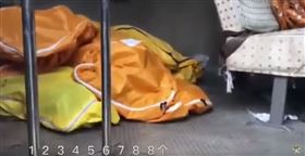 「醫院都是屍體！」　武漢記者直擊慘狀一度被消失（圖／翻攝自YouTube）