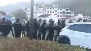 溫州封城首日　市民上街暴動與警衝突