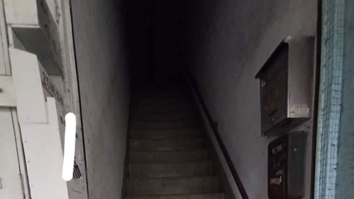 直通陰間？他看房見樓梯「沒有盡頭」