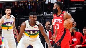 ▲哈登（James Harden）本季首度遭遇威廉森（Zion　Williamson）。（圖／翻攝自火箭推特）