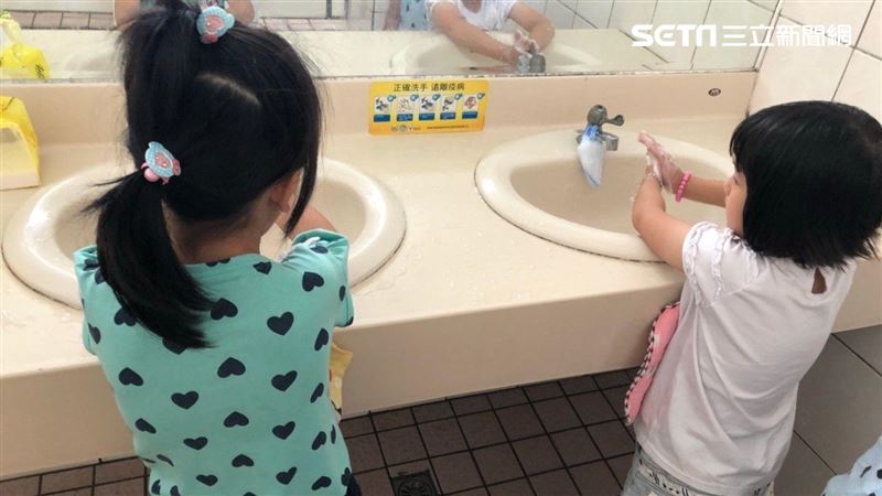 醫：孩子若上課發燒，你會人生走馬燈