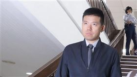 私菸案　吳宗憲出庭台北地方法院1日開庭審理走私菸品案，傳喚被告吳宗憲（前）、張恒嘉到庭，兩人庭訊時均否認犯罪。中央社記者林長順攝　108年11月1日