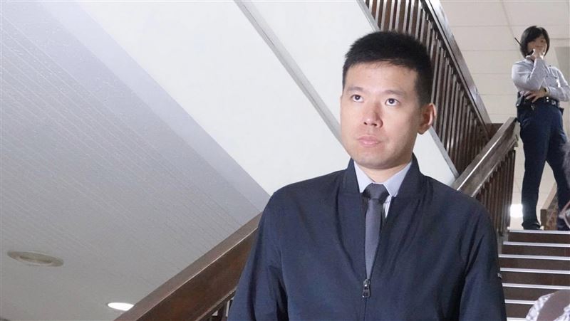 菸品走私案　吳宗憲張恒嘉限出境8月