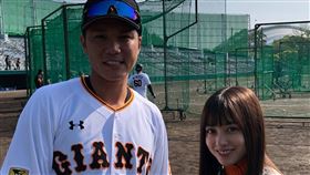 ▲橋本環奈（右）將擔任巨人隊開幕戰開球嘉賓。（圖／翻攝自巨人隊推特）