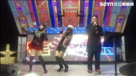 3Q陳柏惟廟會獻唱　Q粉衝上台合照竟都未戴口罩