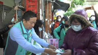 兒童一罩難求　議員發3千片家長搶領