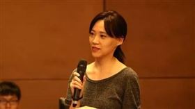 前總統馬英九基金會今（30）日舉辦經濟論壇，除了批評總統蔡英文自我感覺良好，還稱臉書（Facebook）公司本來要在彰化設立亞洲數據中心，但因電力供應不穩定，去年決定改設在新加坡。對此，財經專家胡采蘋看不下去，怒在臉書表示：「你執政8年，就是全台灣外商投資的低谷，真的就是你做最差」。（圖／胡采蘋臉書）