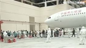 機棚,包機,台商,武漢肺炎,桃園機場／記者陳啟明攝影