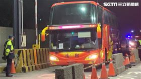 機棚,包機,台商,武漢肺炎,桃園機場／記者陳啟明攝影