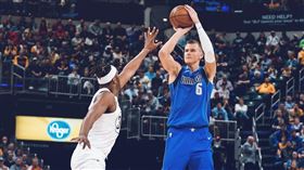 ▲波辛吉斯（Kristaps Porzingis）投進6顆三分球，攻下38分12籃板。（圖／翻攝自獨行俠PR推特）