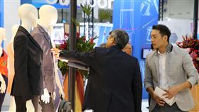 台北紡織展登場  民眾參觀（2）第23屆台北紡織展（TITAS）7日在台北南港展覽館登場，今年參展廠商共計423家，使用逾1000個攤位，創下開展規模之最。中央社記者鄭傑文攝　108年10月7日
