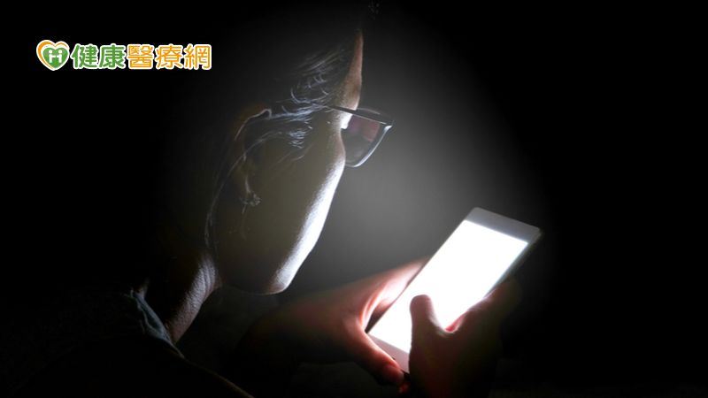 不是老年人專利 　小心白內障年輕化