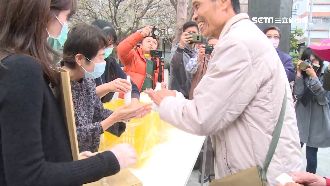 口罩之亂延燒　民眾大排長龍搶這罐