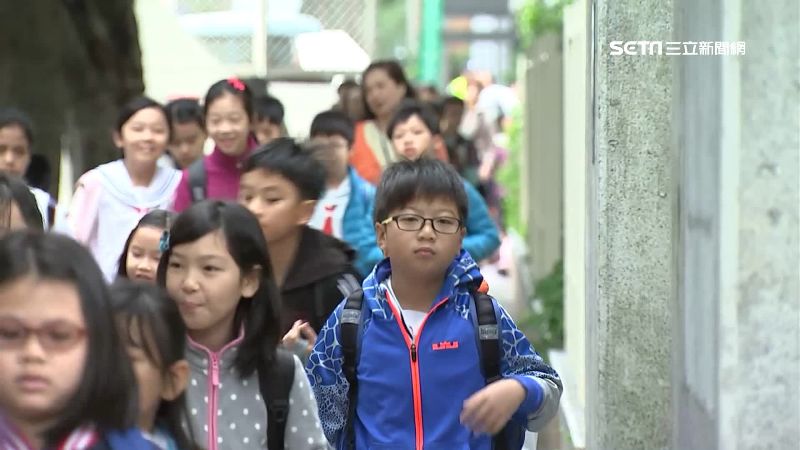 民調：74%民眾贊成延後兩周開學