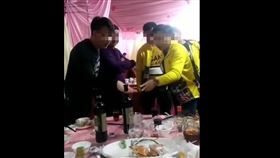 辦桌 流水席 划拳 划酒拳
示意圖／翻攝自微博