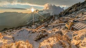 合歡山今晨再降雪　網友籲快衝：今年最後一波賞雪機會（民眾授權使用）