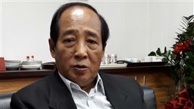 簡東明復權 盼剩下立委任期為原民教育貢獻之前被控涉嫌賄選且一、二審均判有罪，而被停權的國民黨立委簡東明，4月3日更一審改判無罪。已經復權的簡東明12日重回立法院，教育界出身的他受訪時說，這會期參加教育及文化委員會，希望剩下的立委任期努力為原住民教育做出貢獻。中央社記者范正祥攝 108年4月12日