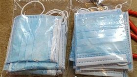 網友的媽媽幫口罩加工。（圖／翻攝自爆廢公社臉書）