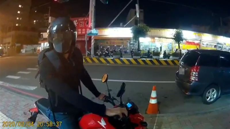 尬爆！暴打檢舉人想落跑卻發不動…