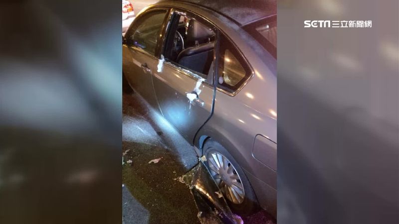 爺爺留孫在車上　2歲童玩遙控遭反鎖