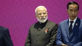 印度總理莫迪參加東亞峰會第35屆東協峰會及相關會議11月2日到4日登場。圖為印度總理莫迪（中）出席4日的東亞峰會。中央社記者呂欣憓曼谷攝　108年11月4日