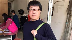 罷韓遊行布條變身環保袋　尹立展示Wecare高雄發起人尹立6日展示由罷韓遊行「光復高雄」布條所製作的環保袋，並表示光復高雄總部、網路平台會啟動銷售。（Wecare高雄提供）中央社記者王淑芬傳真  109年2月6日